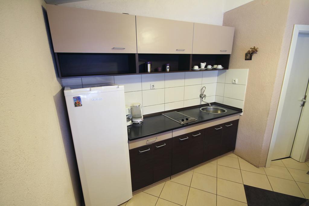 Guest House Via Бітола Екстер'єр фото