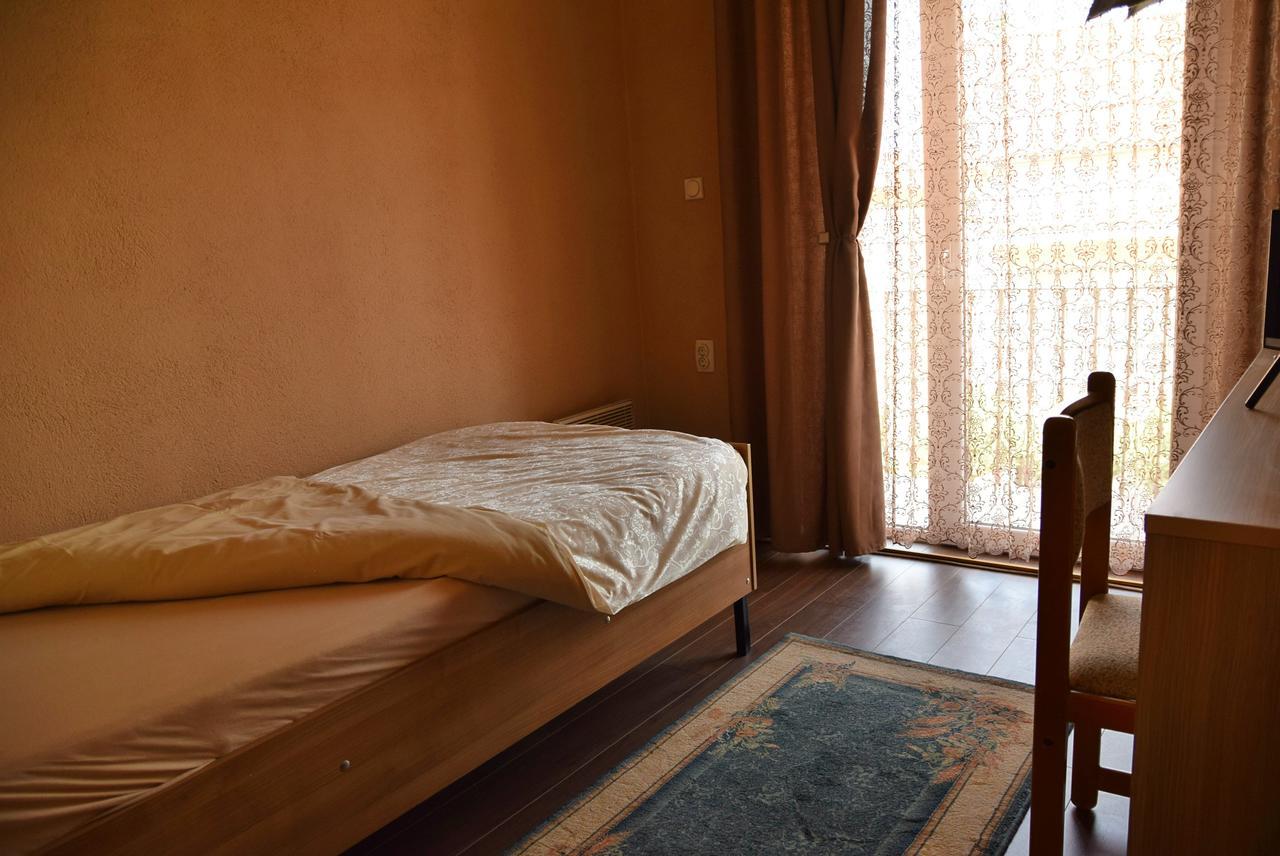 Guest House Via Бітола Екстер'єр фото