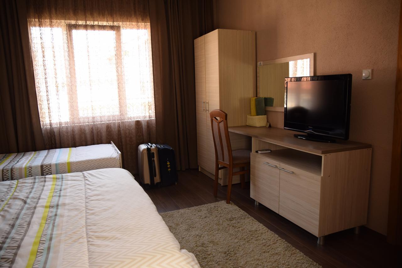 Guest House Via Бітола Екстер'єр фото