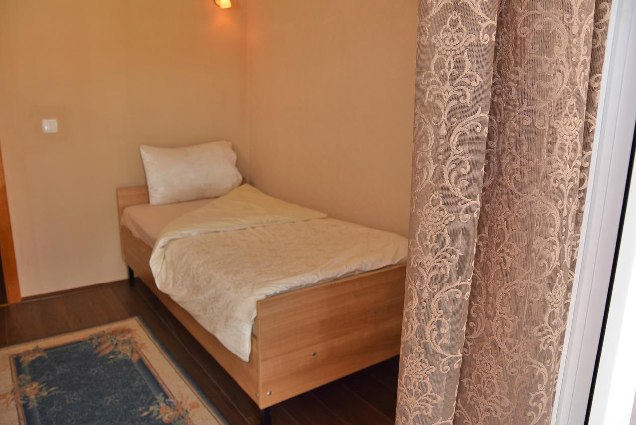 Guest House Via Бітола Екстер'єр фото